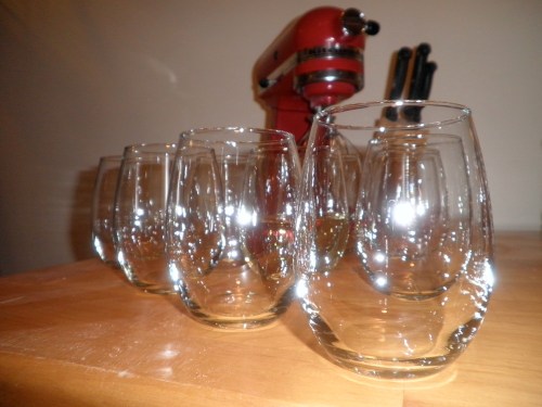 Stemless_wine_glasses