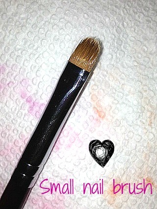 Small_nail_brush_4_16